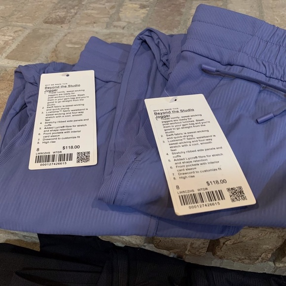 *NWT*Lululemon Jogger- Beyond The Studio SIZE 8 - Picture 9 of 9